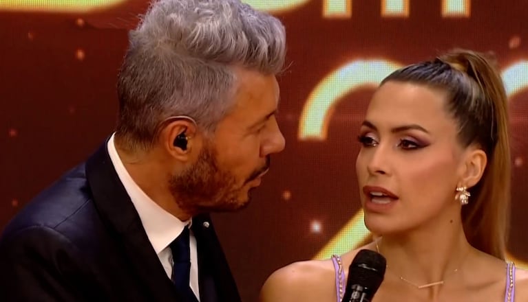 Marcelo Tinelli le dio un apasionado beso a Milett Figueroa detrás del decorado de Bailando 2023: las imágenes