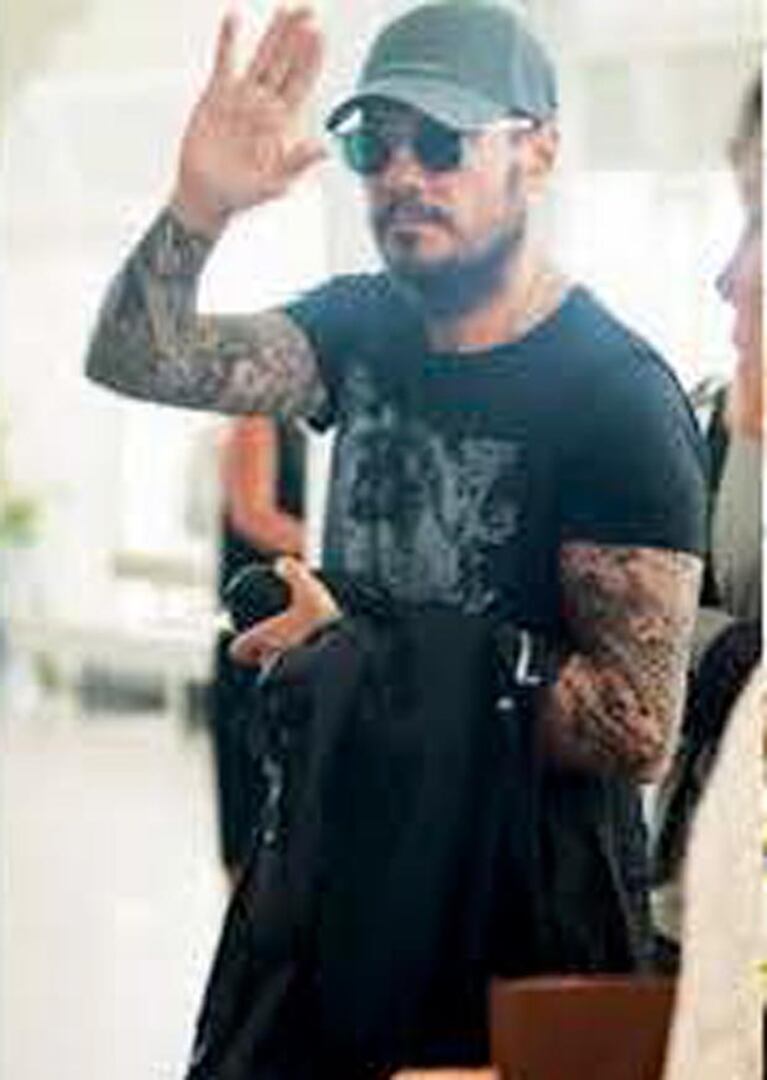 Marcelo Tinelli regresó a Buenos Aires. (Foto: revista Paparazzi)