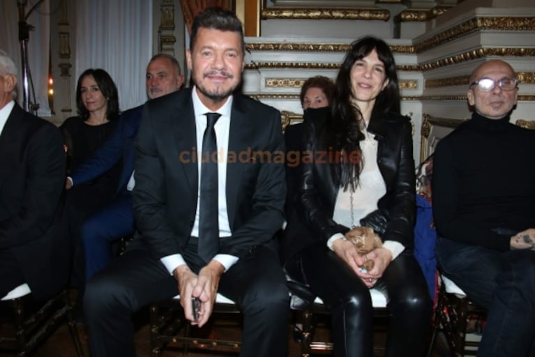 Marcelo Tinelli se mostró otra vez con Paula Robles: fueron juntos a ver a Juanita al Teatro Colón