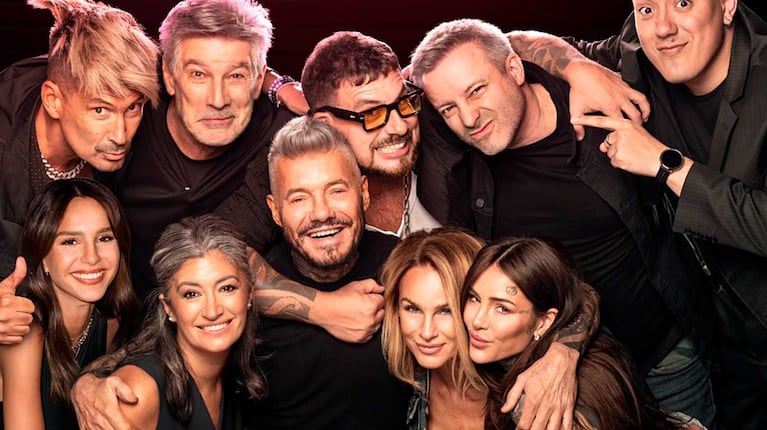 Marcelo Tinelli y el staff de Estamos de Paso (Foto: Instagram @marcelotinelli)