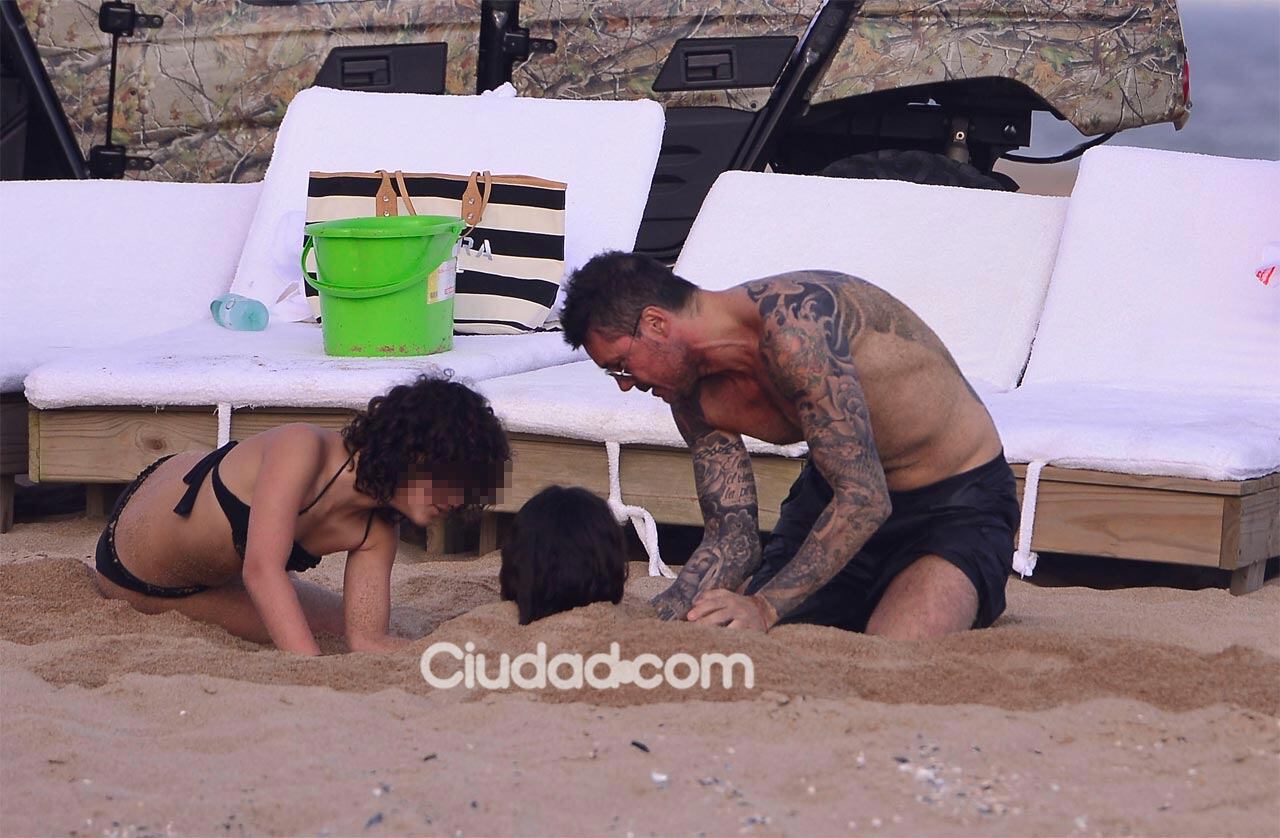 Marcelo Tinelli y Guillermina Valdes: amor y familia en Punta del Este (Fotos: TMPress). 