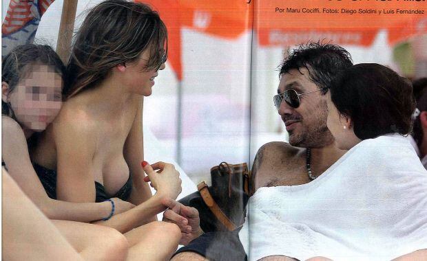 Marcelo Tinelli y Guillermina Valdés con sus hijas, en Miami. (Foto: revista Gente)