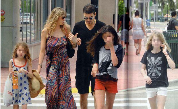 Marcelo Tinelli y Guillermina Valdés con sus hijas, en Miami. (Foto: revista Gente)