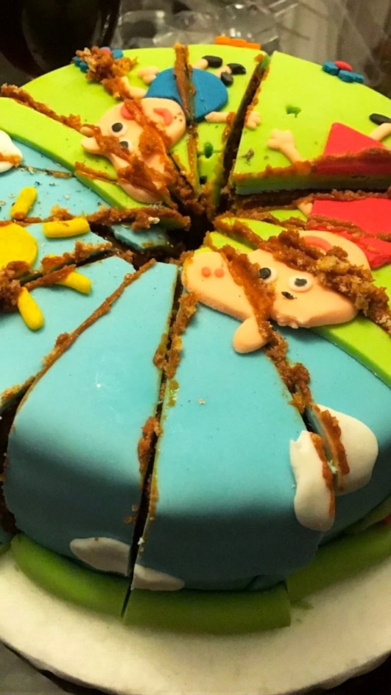 Marcelo Tinelli y Guillermina Valdés festejaron los tres años de Lorenzo: doble torta, cupcakes y el divertido blooper del cumpleañero
