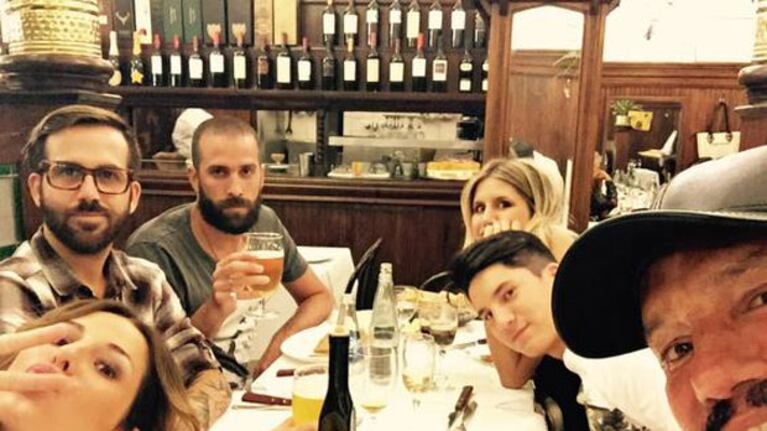 Marcelo Tinelli y la postal del íntimo reencuentro del clan. (Foto: Twitter)