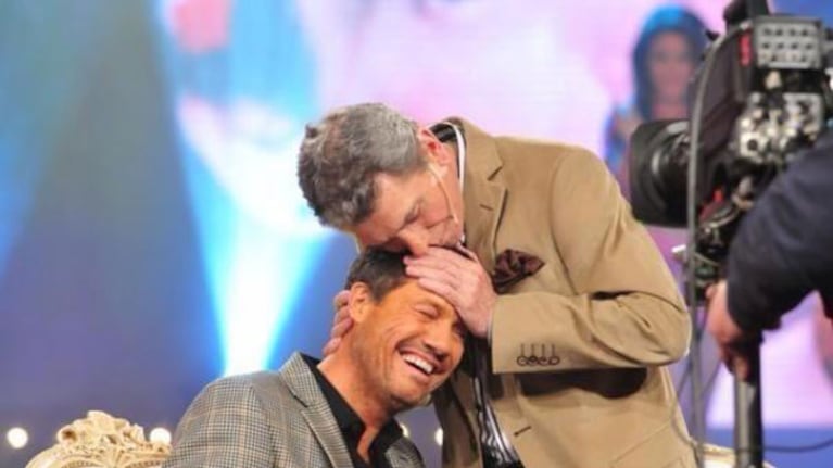 Marcelo Tinelli y una dulce imagen junto a Juan Alberto Badía (Foto: Twitter).