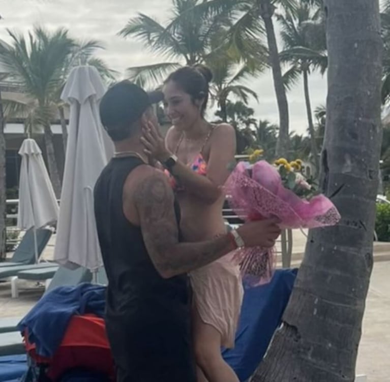 Marcos Rojo anunció su casamiento con su novia mediante un romántico posteo: “Me dijo que sí”