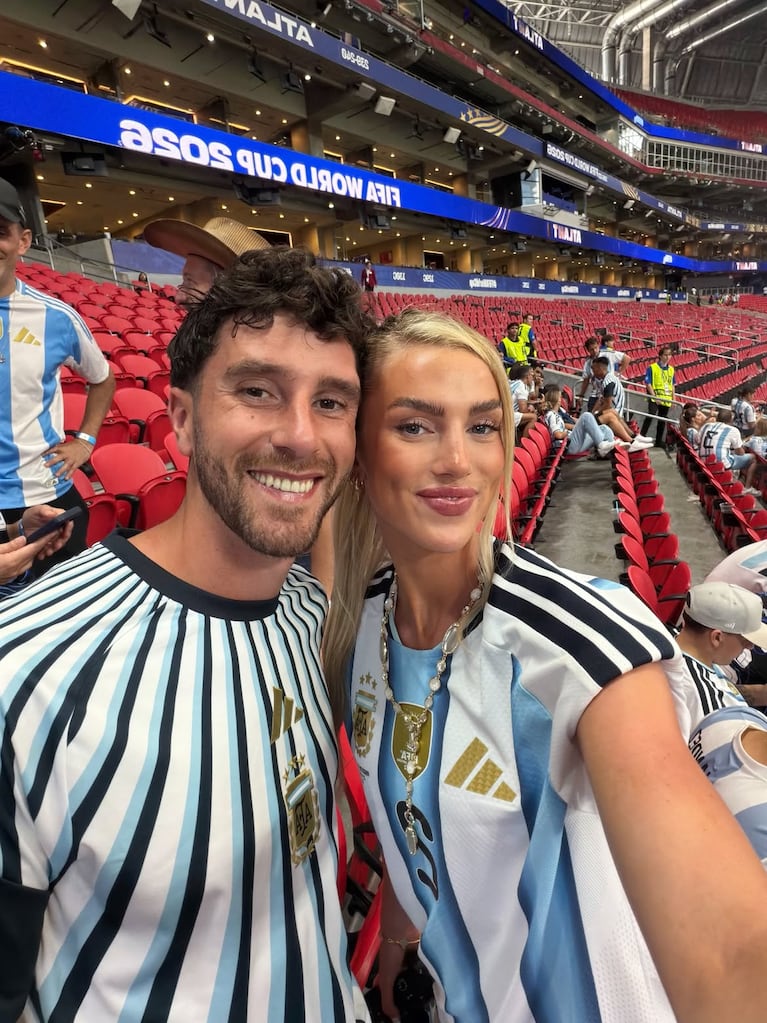 Marcos Senesi y Kelci-Rose Bowers. Foto: Instagram _kelci.rose_