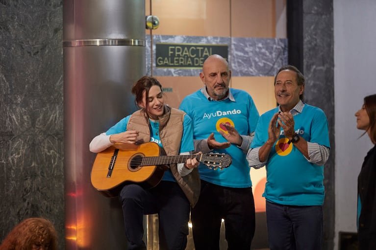 María Abadi, el Puma Goity y Francella en El Encargado. (Foto: Star+)