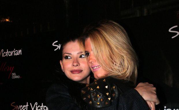María del Cerro y su amiga La China Suárez. (Foto: Fran Larguía Prensa)