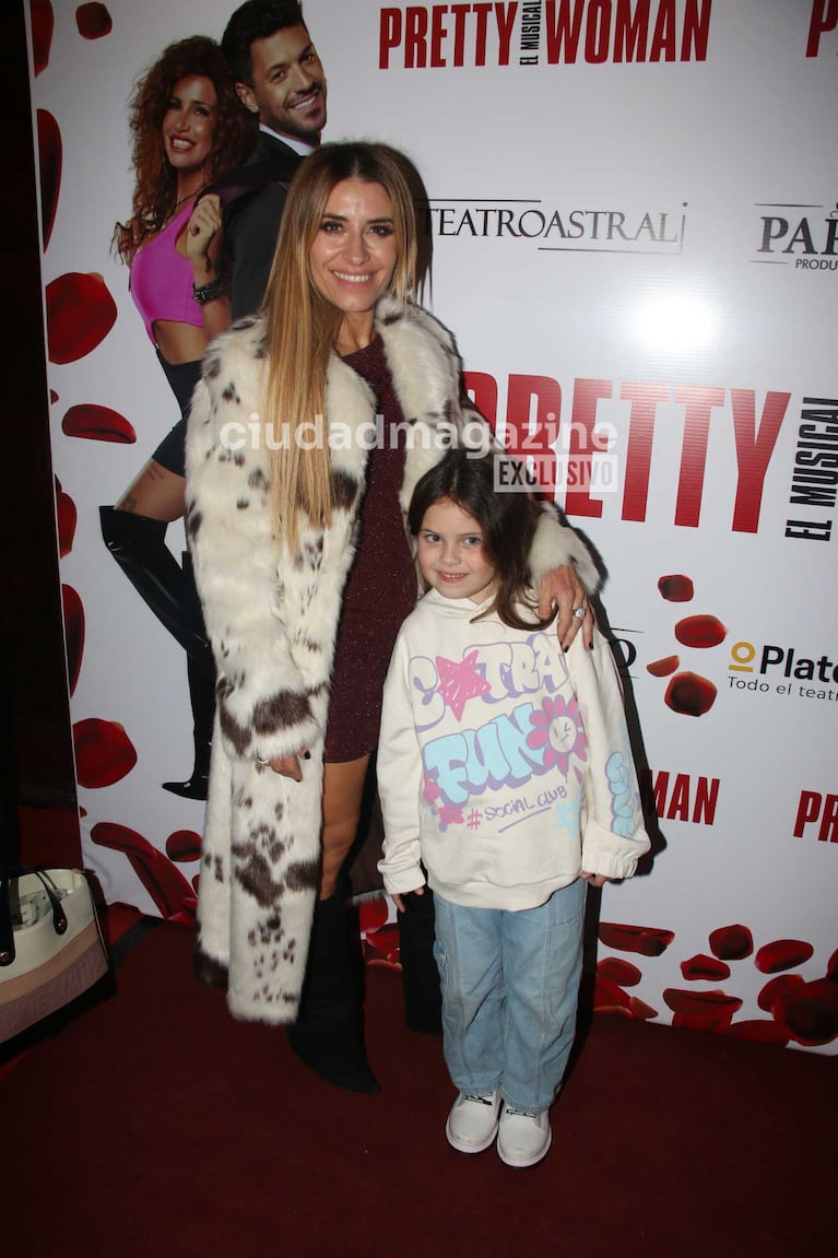 Mariana Brey y su hija Juana (Foto: Movilpress)