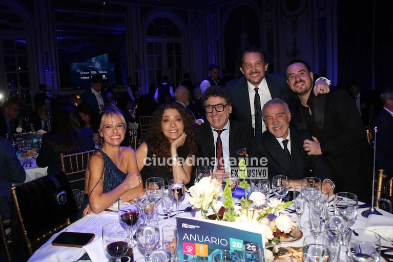 Mariana Fabbiani, Patricia Sosa, Oscar Mediavilla, Germán Paooski, Fede Bal y Guillermo Capuya (Foto: Movilpress)