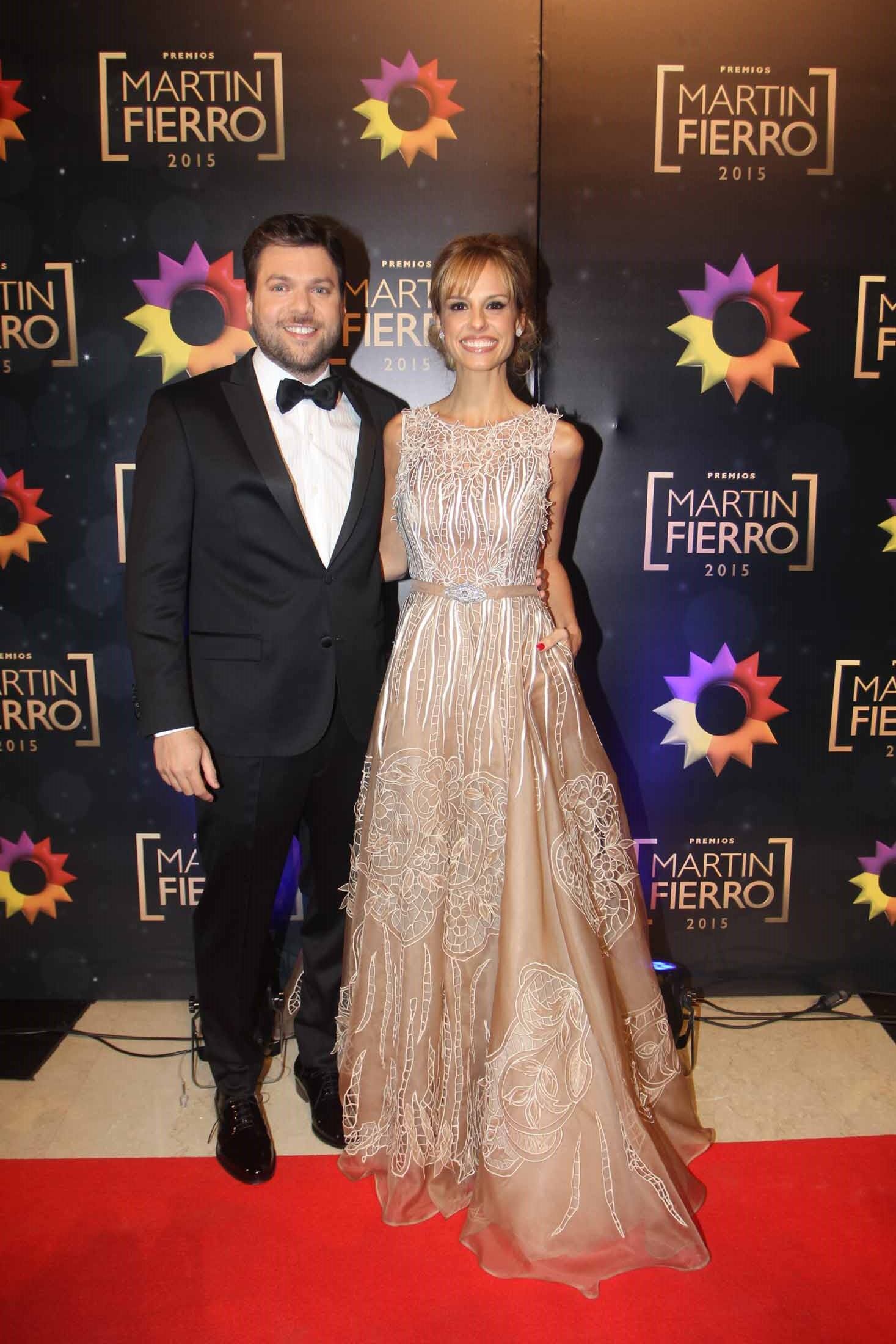 Mariana Fabbiani y Guido Kazcka, conductores de los Martín Fierro 2015 (Fotos: Movilpress- Ciudad.com). 