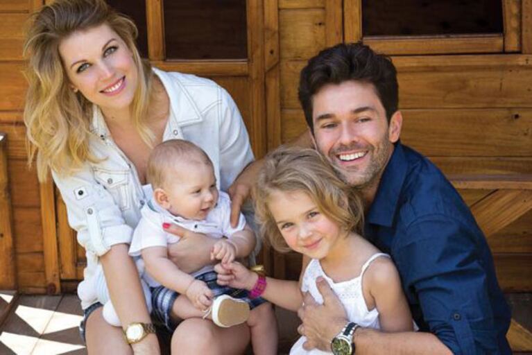 Mariano Martínez, enamorado de su mujer y sus hijos (Foto: Revista ¡Hola! Argentina). 