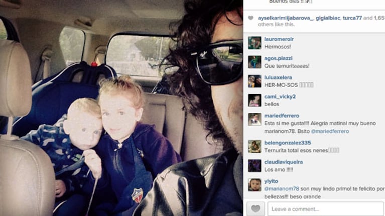 Mariano Martínez junto a Olivia y Milo en el auto (Foto: Instagram).
