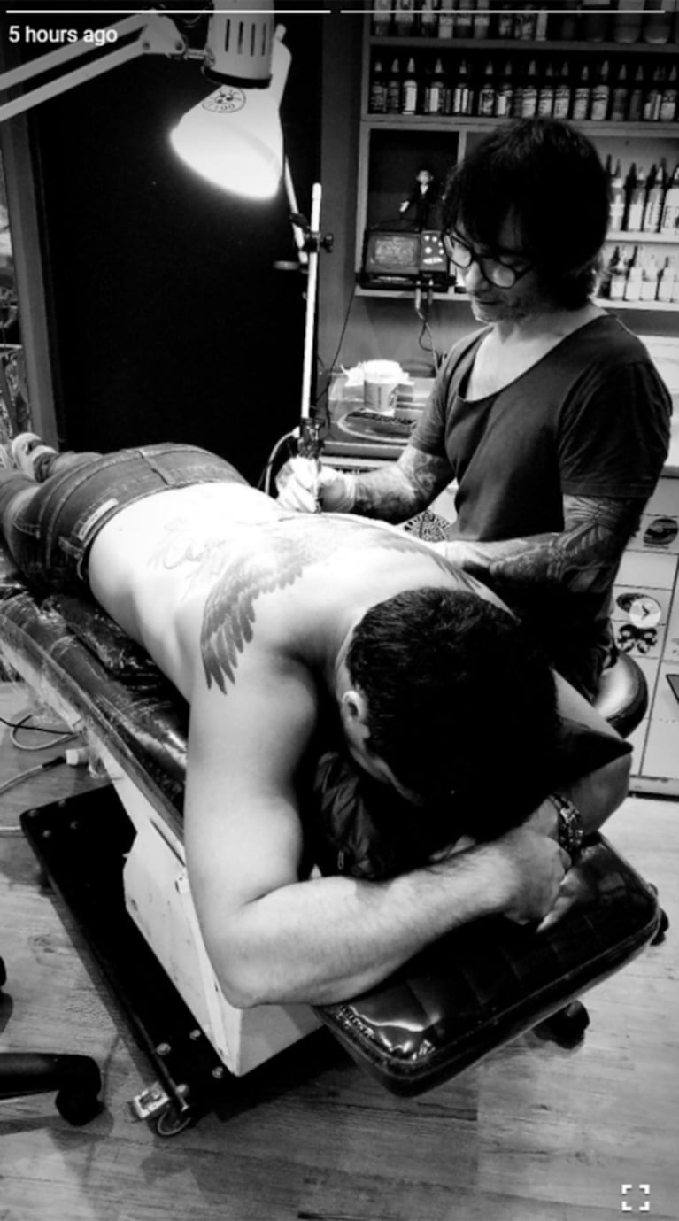 Mariano Martínez mostró el resultado final de su enorme tatuaje en la espalda, tras más de un año de trabajo