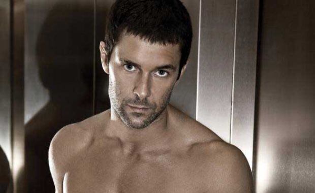 Mariano Martínez, súper sexy en una campaña de ropa interior. (Foto: Facebook Bakhou)