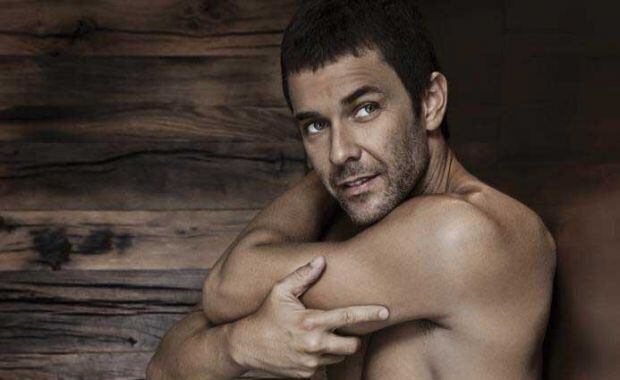 Mariano Martínez, súper sexy en una campaña de ropa interior. (Foto: Facebook Bakhou)