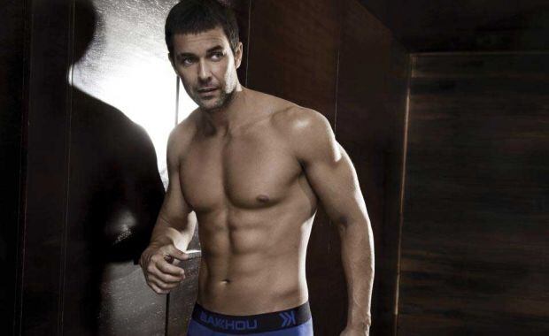 Mariano Martínez, súper sexy en una campaña de ropa interior. (Foto: Facebook Bakhou)