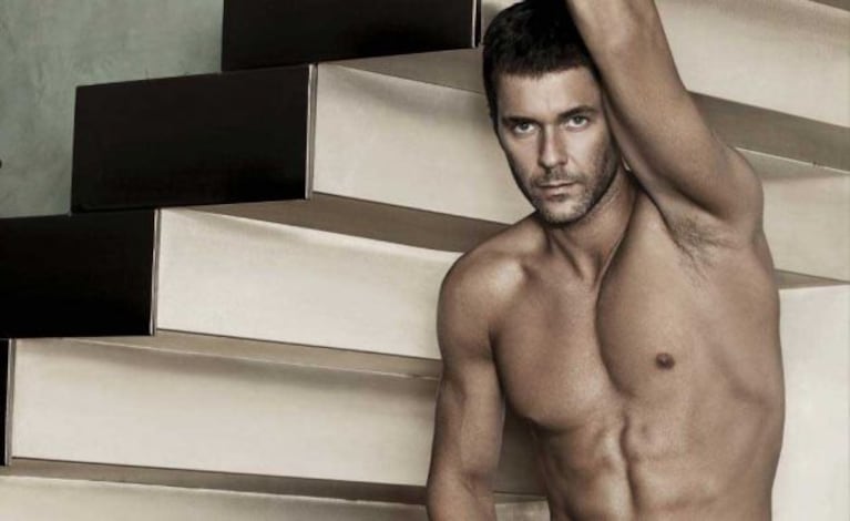 Mariano Martínez, súper sexy en una campaña de ropa interior. (Foto: Facebook Bakhou)
