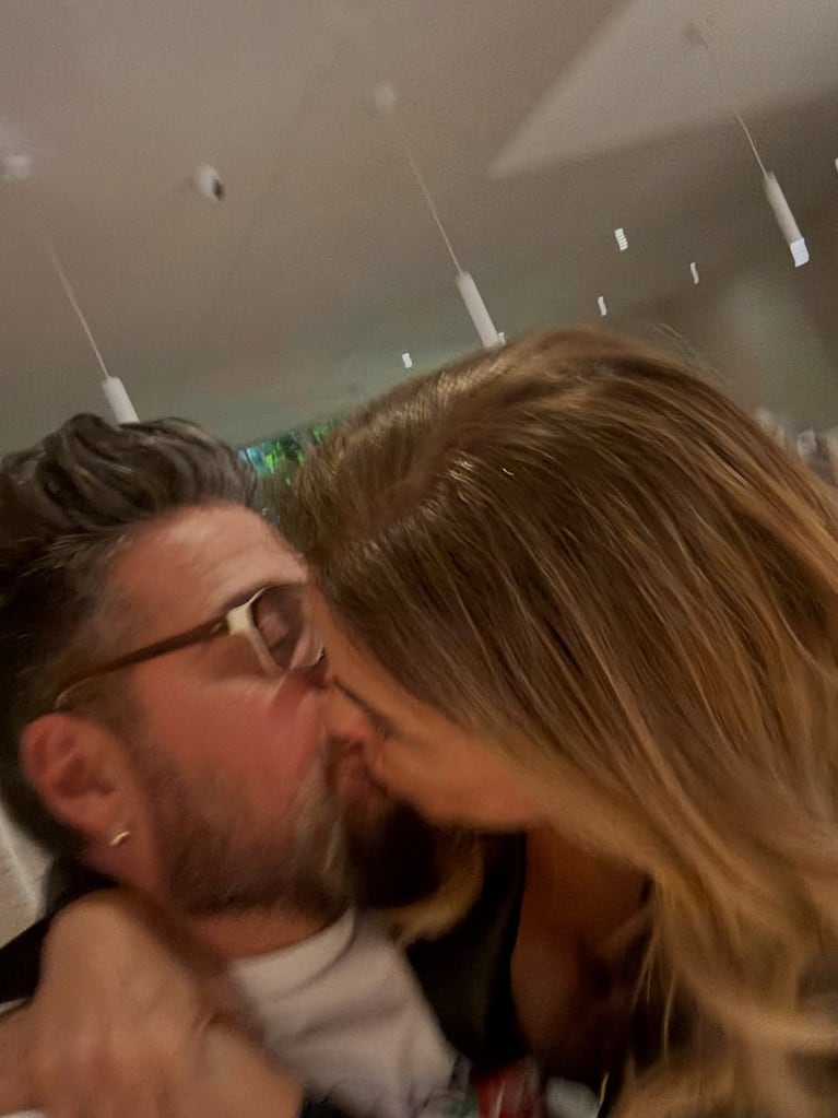 Marina Calabró y Rolando Barbano festejaron su primer aniversario: las fotos | Créditos: Instagram @rbarbano_