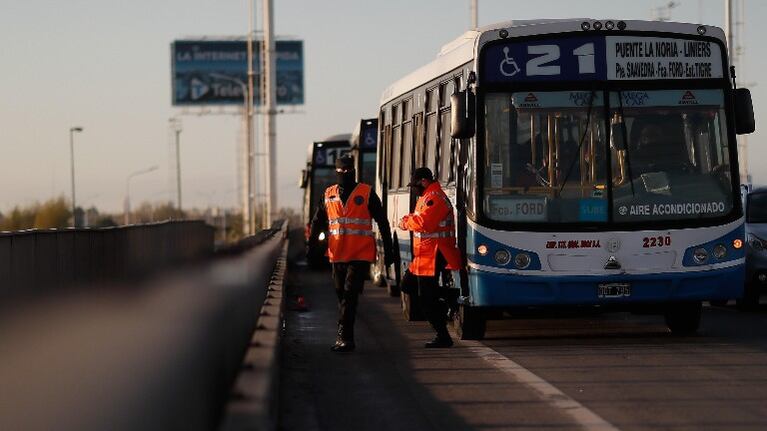 Mario Meoni: "la idea es disminuir un 30% la circulación de pasajeros por día en el área metropolitana"  Foto: EFE.