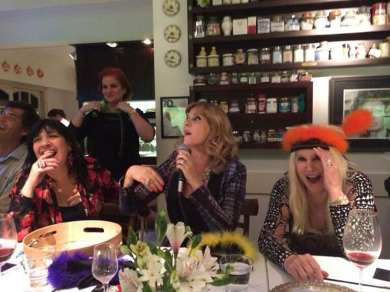 Marley celebró su cumpleaños rodeado de sus amigos famosos (Fotos: Twitter). 