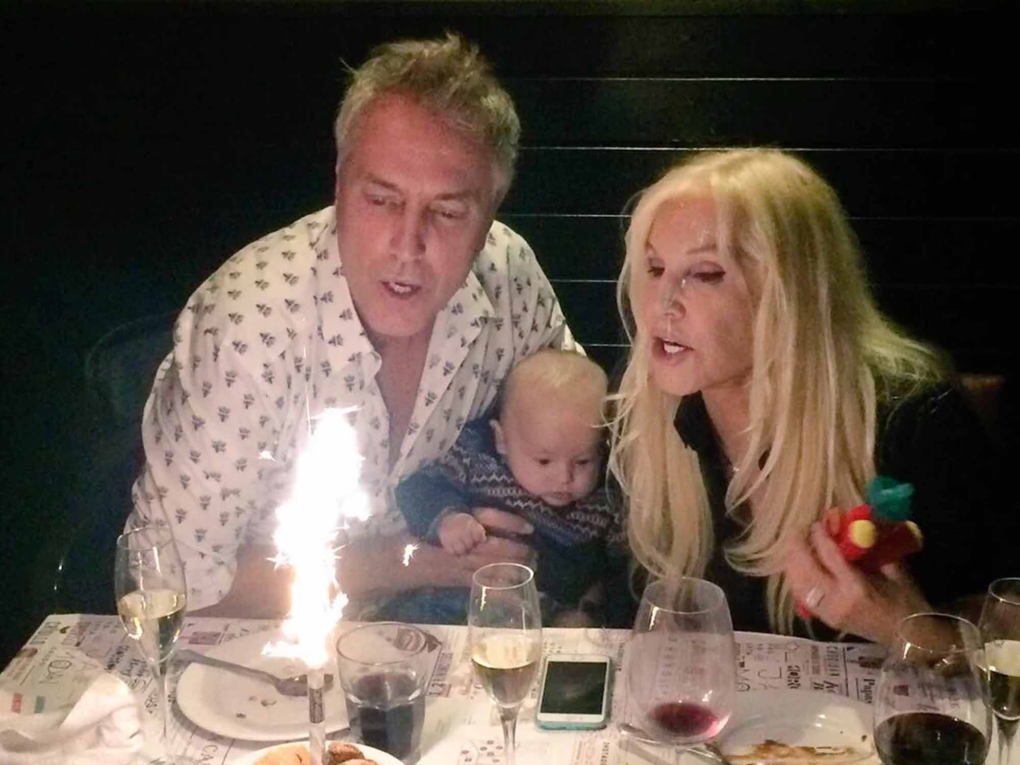 Marley y las fotos de su divertido cumple. (Foto: Twitter)