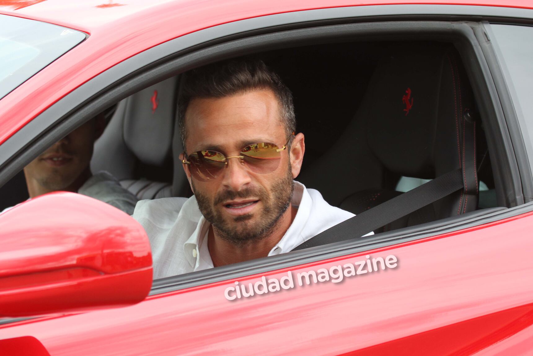 Martín Baclini, el paseo en Ferrari de un soltero codiciado por las calles de Punta del Este. (Foto: GM Press)
