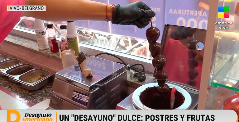 Martín Ku abrió un exclusivo kiosco de productos chinos (América TV)