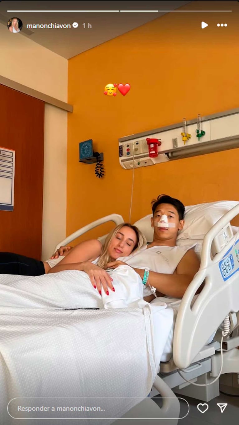 Martín Ku y su novia Manón (Foto: Instagram @manonchiavon)