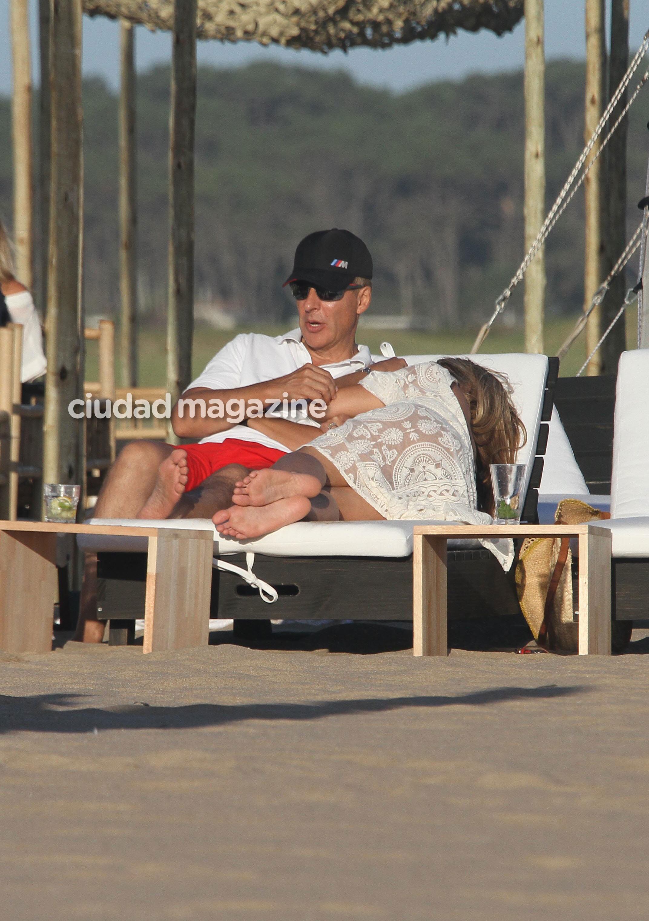 Martín Redrado y Lulu Sanguinetti, en Punta del Este. (Foto: GM Press)