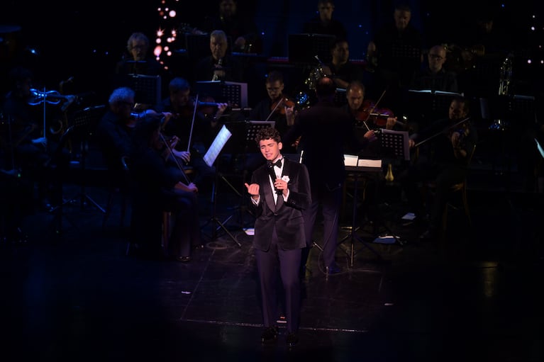 Martín Savi deslumbró en el Teatro Avenida