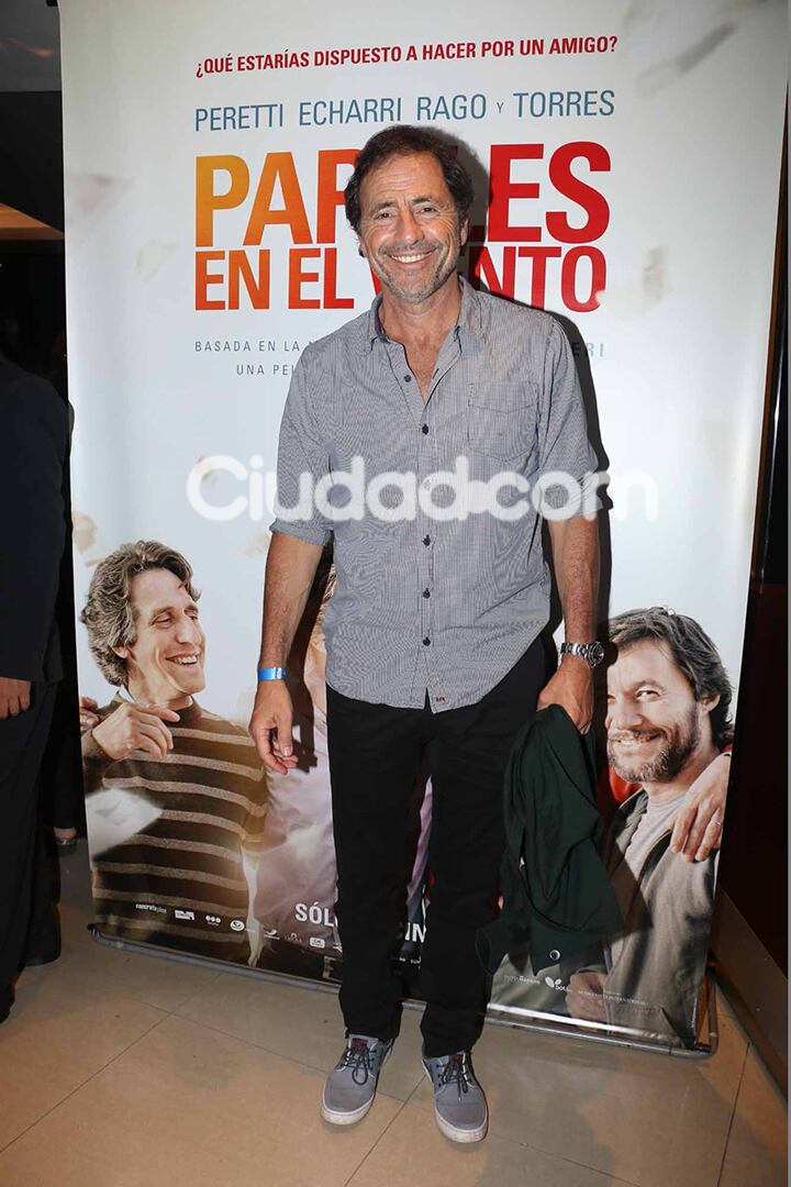 Martín Seefeld, canchero, en la avant premiere.  (Foto: Movilpress)