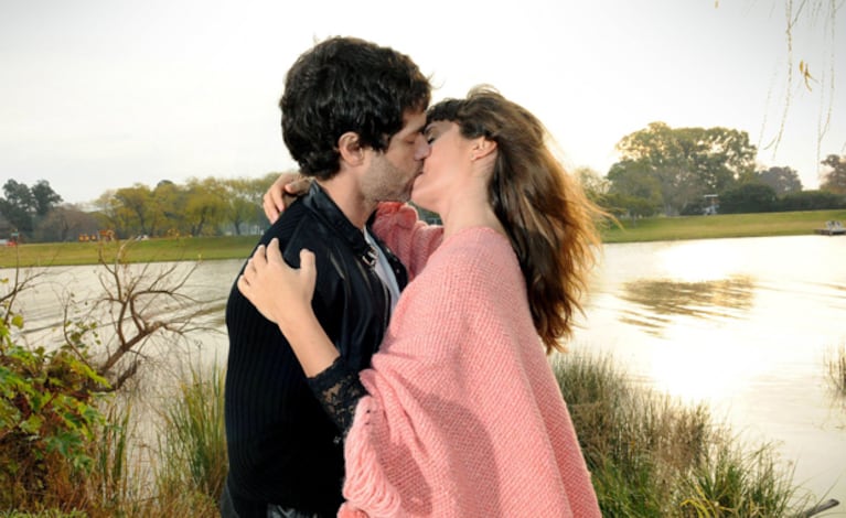 Martínez y Siciliani grabaron su primer beso en Los Unicos (Foto: El Trece). 