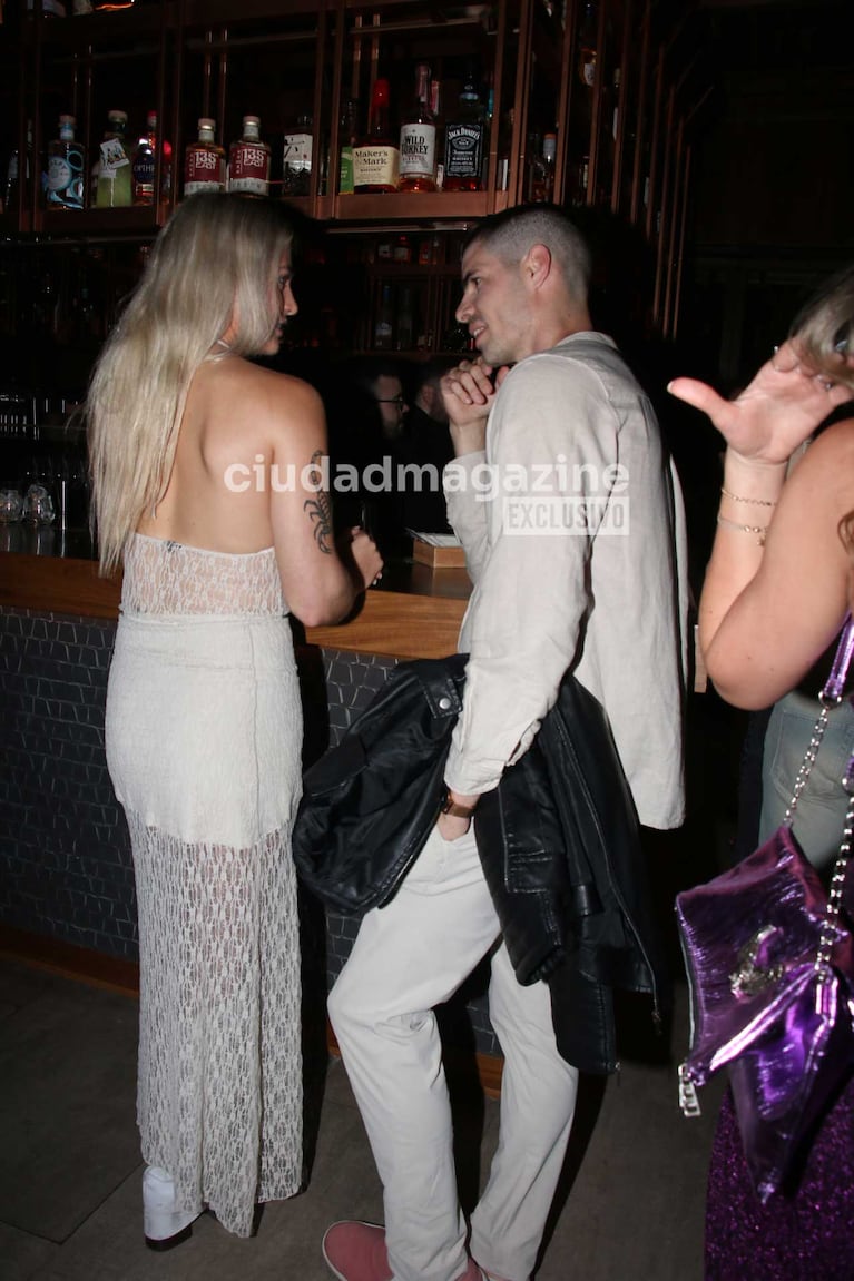 Martita Fort con un acompañante en Punta del Este (Foto: Movilpress)