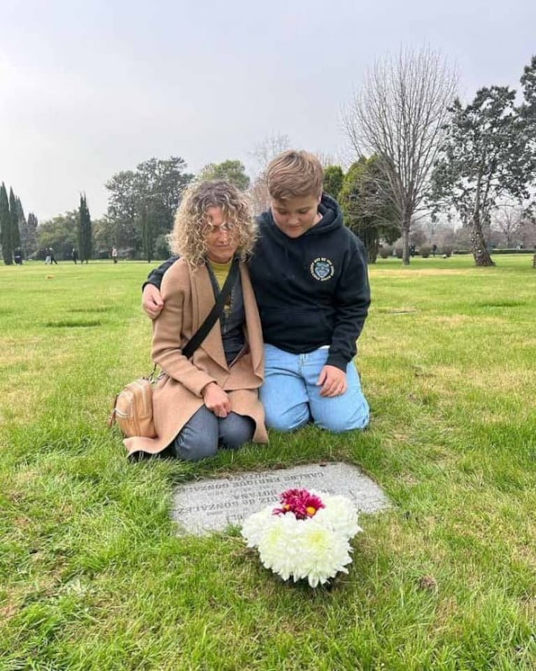 Maru Botana y su hijo Juani visitaron la tumba de Facu: el desgarrador mensaje de la chef