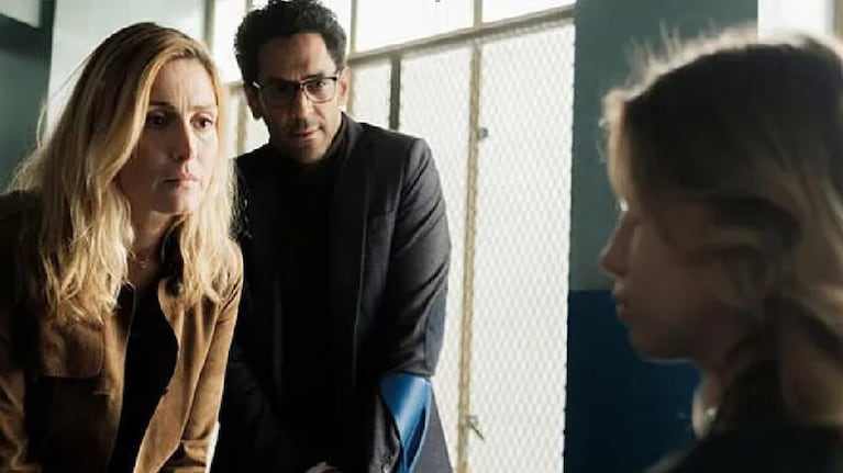 Más allá del misterio, la producción explora las relaciones entre madre e hija.