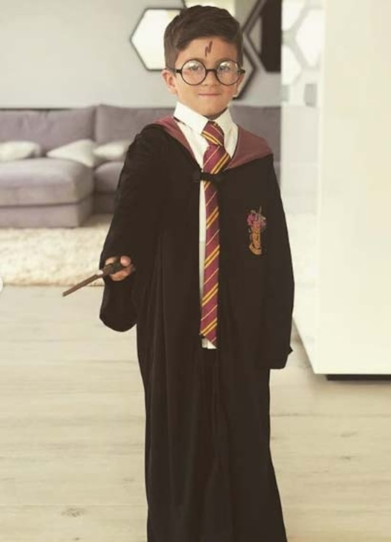 Mateo y Thiago, los hijos de Lio Messi y Anto Roccuzzo, disfrazados de Harry Potter para celebrar el carnaval