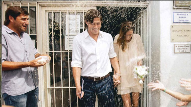 Matías Almeyda se casó con Luciana García Pena, con sus hijas, Sofía , Azul y Serena como testigos. (Foto: revista ¡Hola!)