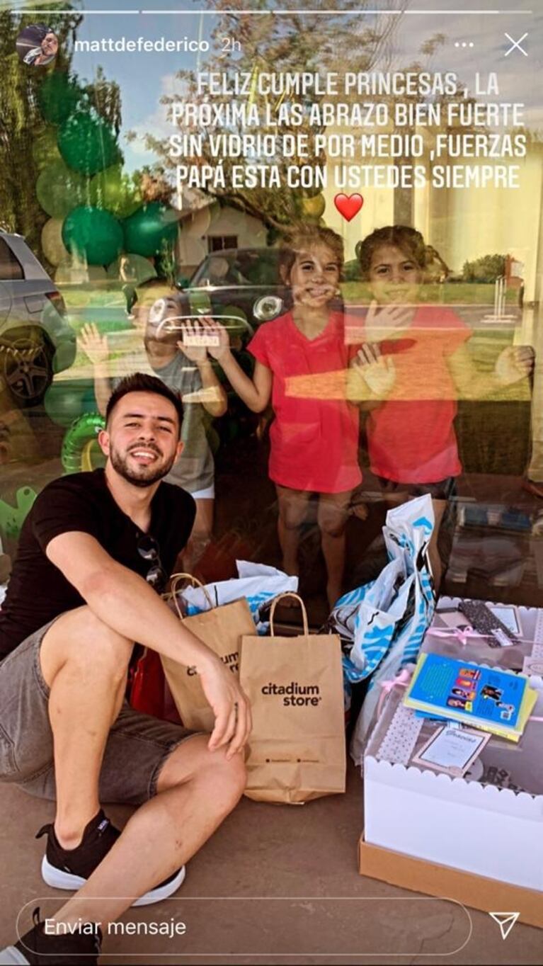 Matías Defederico visitó a sus hijas por sus cumples a través de un vidrio, porque Cinthia Fernández está aislada: "Las amo"
