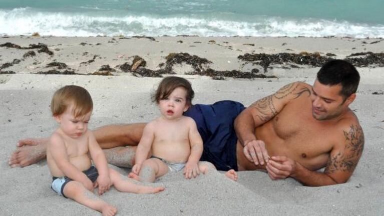 Matteo y Valentino, los hijos mellizos de Ricky Martin, no lo acompañarán a la Argentina. (Foto: Web)