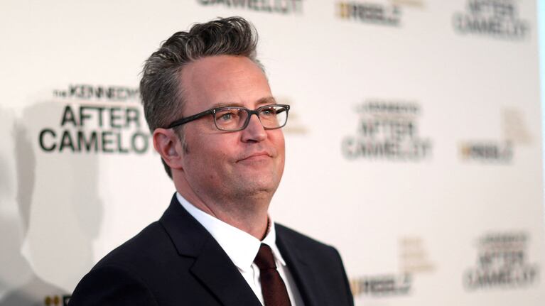 Matthew Perry en la premiere de la serie "The Kennedys After Camelot" (Foto; REUTERS)