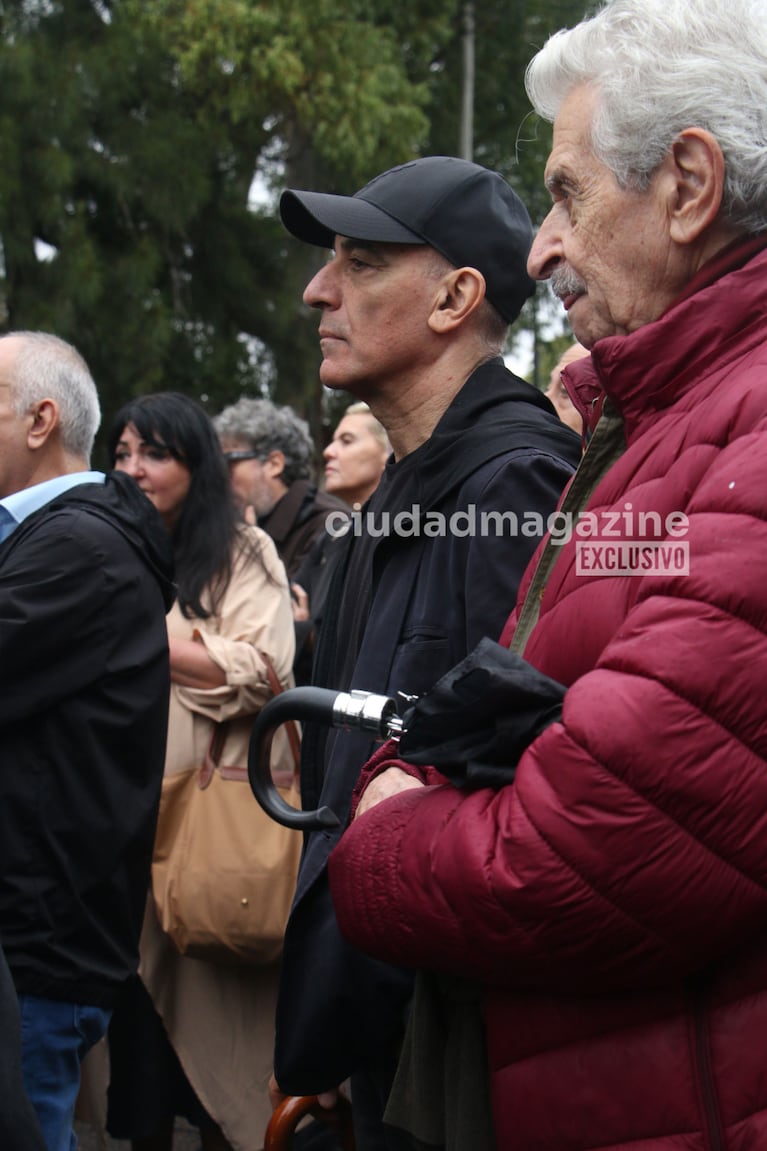 Mauricio Dayub en el entierro de Luis (Foto: Movilpress).