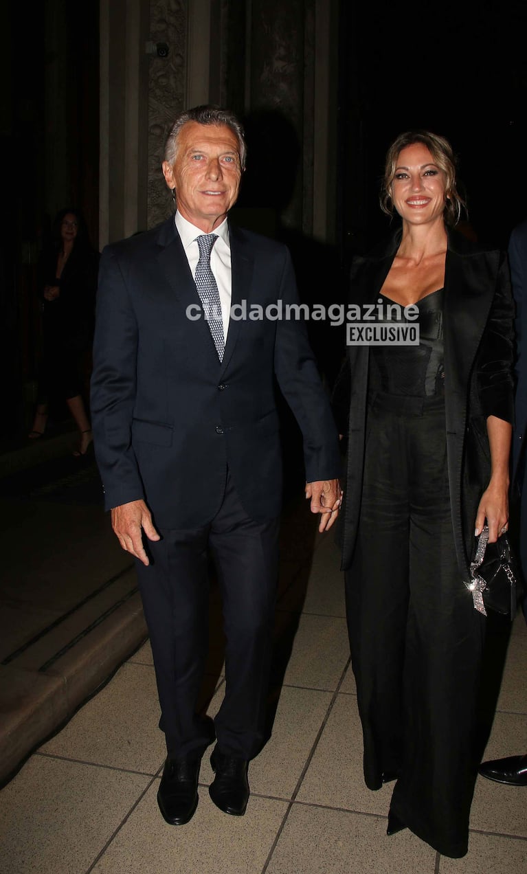 Mauricio Macri y su pareja, Dolores Teuly, brillaron con sus looks en un evento de lujo (Foto: Movilpress).