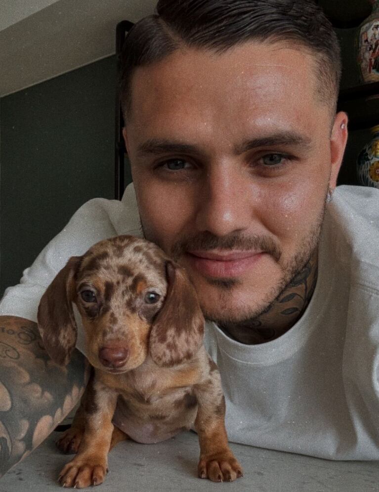 Mauro con la perrita de Wanda.