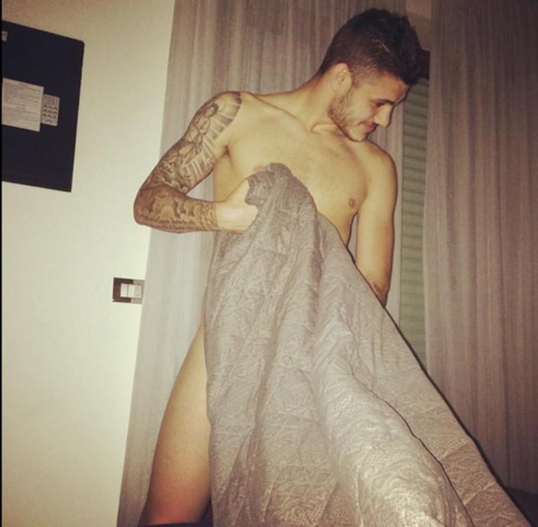 Mauro Icardi, ¡casi desnudo! (Foto: Twitter)