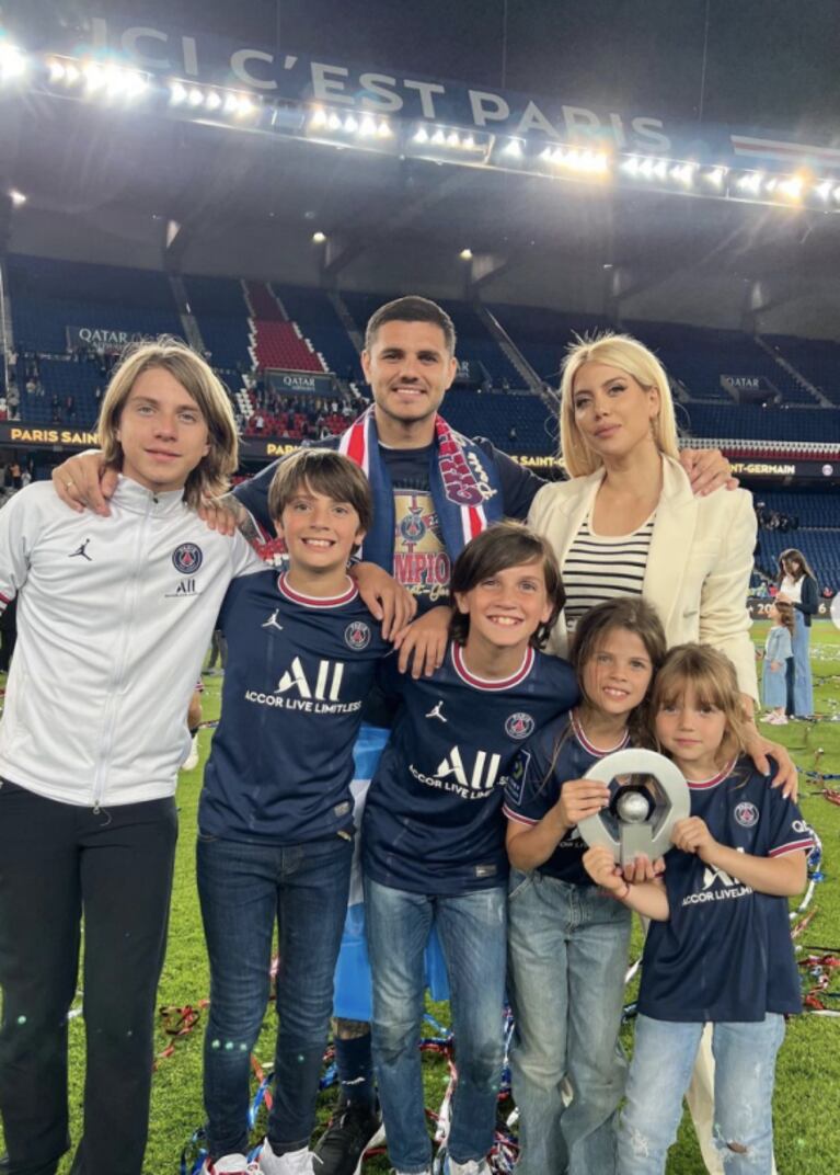 Mauro Icardi celebró en familia el logro del Paris Saint Germain: el look de Wanda Nara