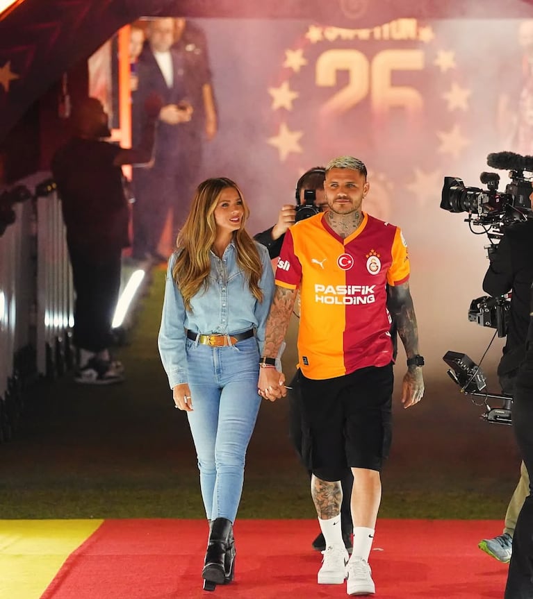 Mauro Icardi celebró junto a la China Suárez otra copa con el Galatasaray (Foto: Instagram/@mauroicardi).