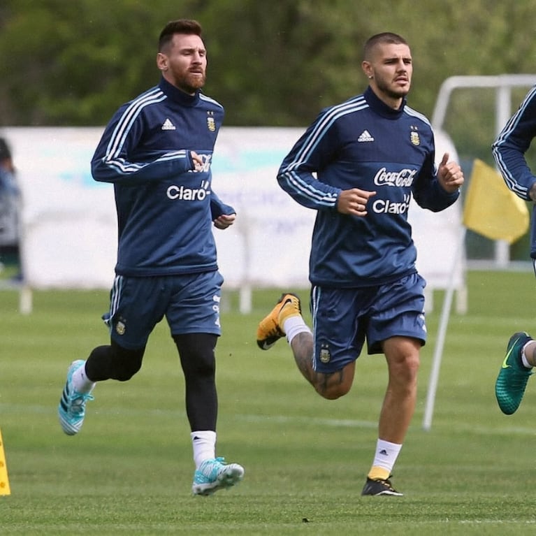 Mauro Icardi compartió fotos con Lionel Messi tras su despedida de la Selección argentina (Foto: Instagram/@mauroicardi).